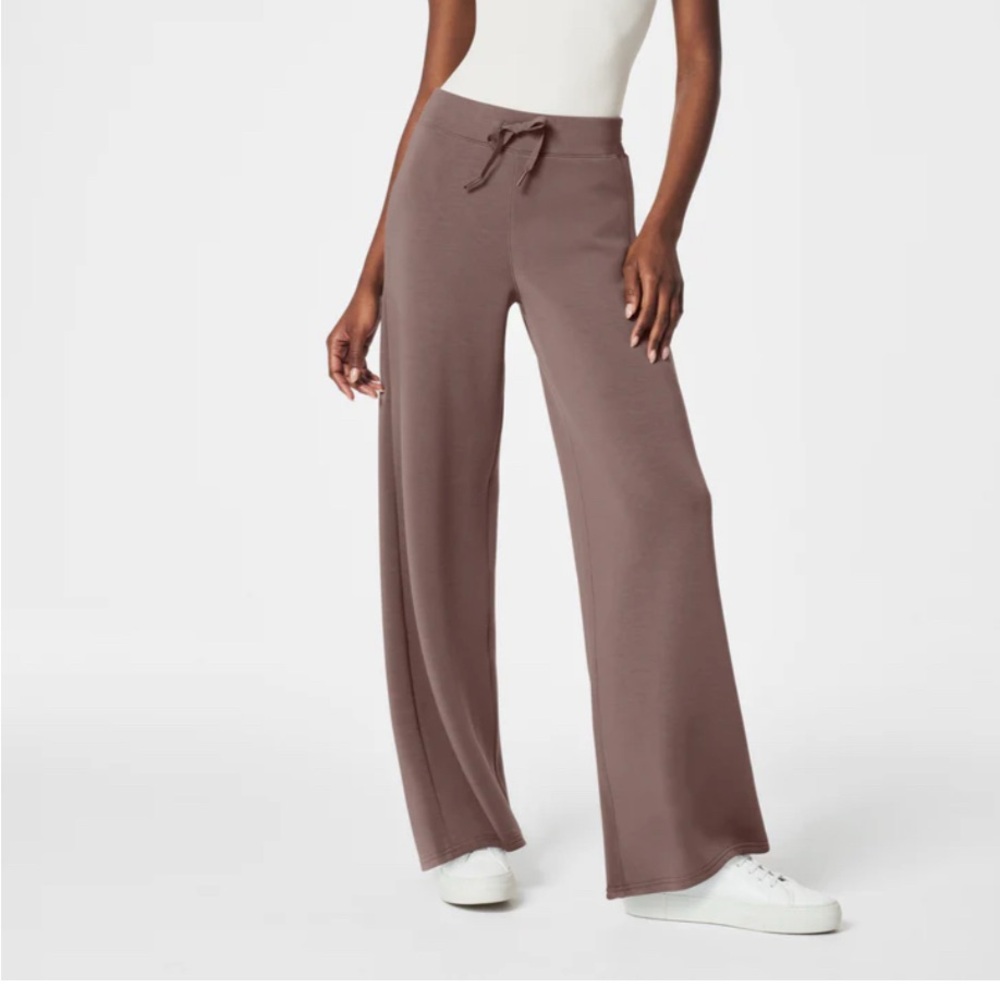 Spanx Air Essentials Wide Leg Pant - Limited Edition Color